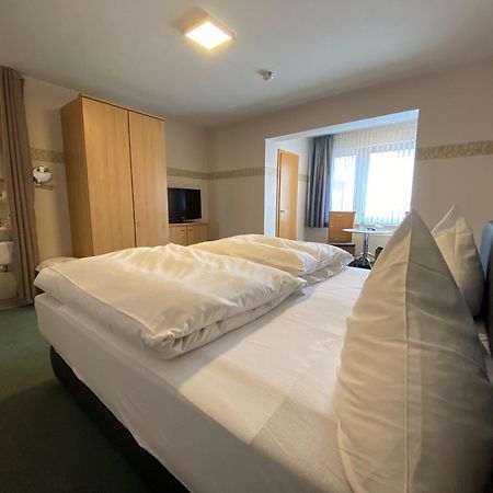 Hotel Roeb Nideggen Quarto foto