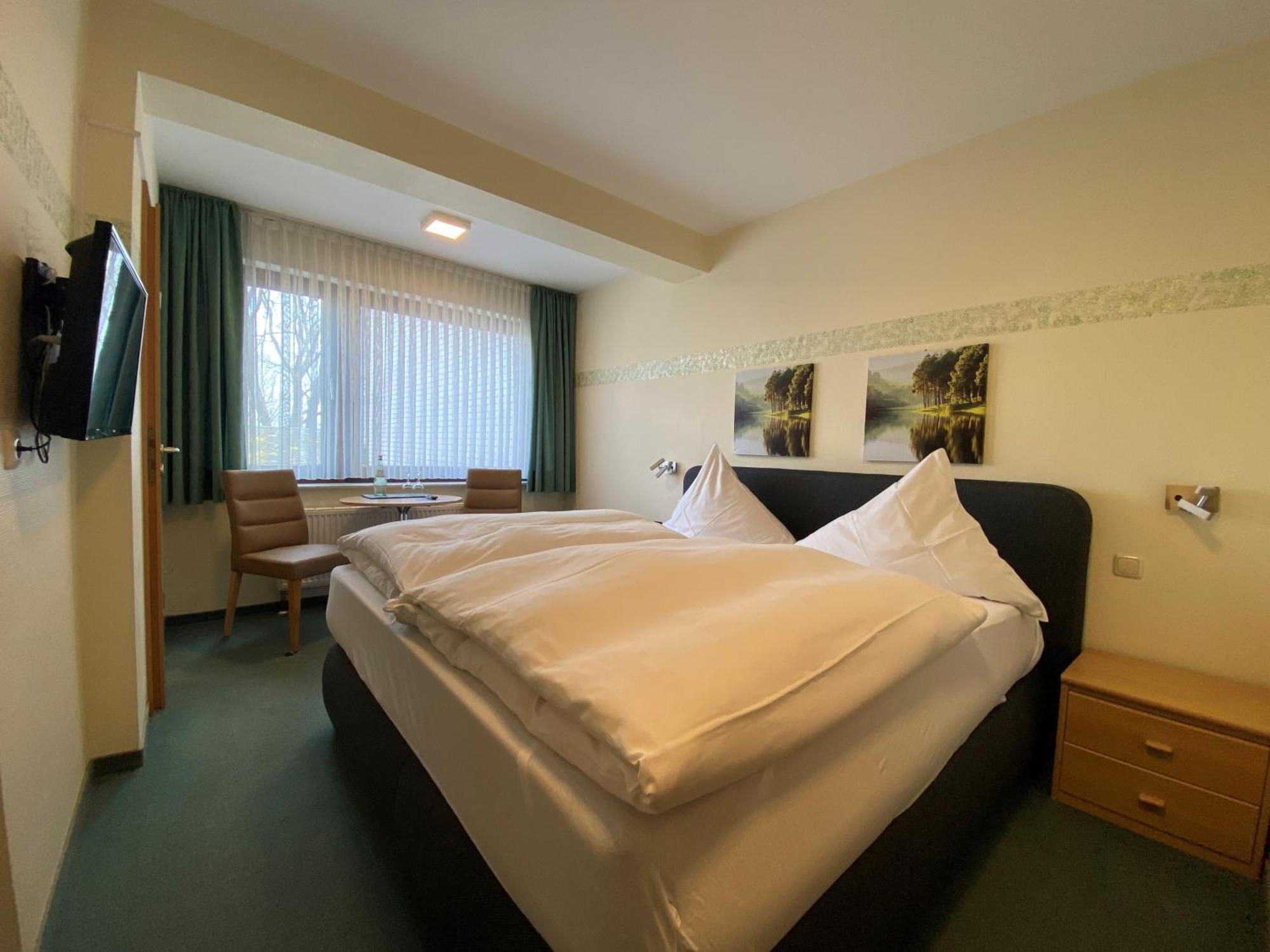 Hotel Roeb Nideggen Quarto foto